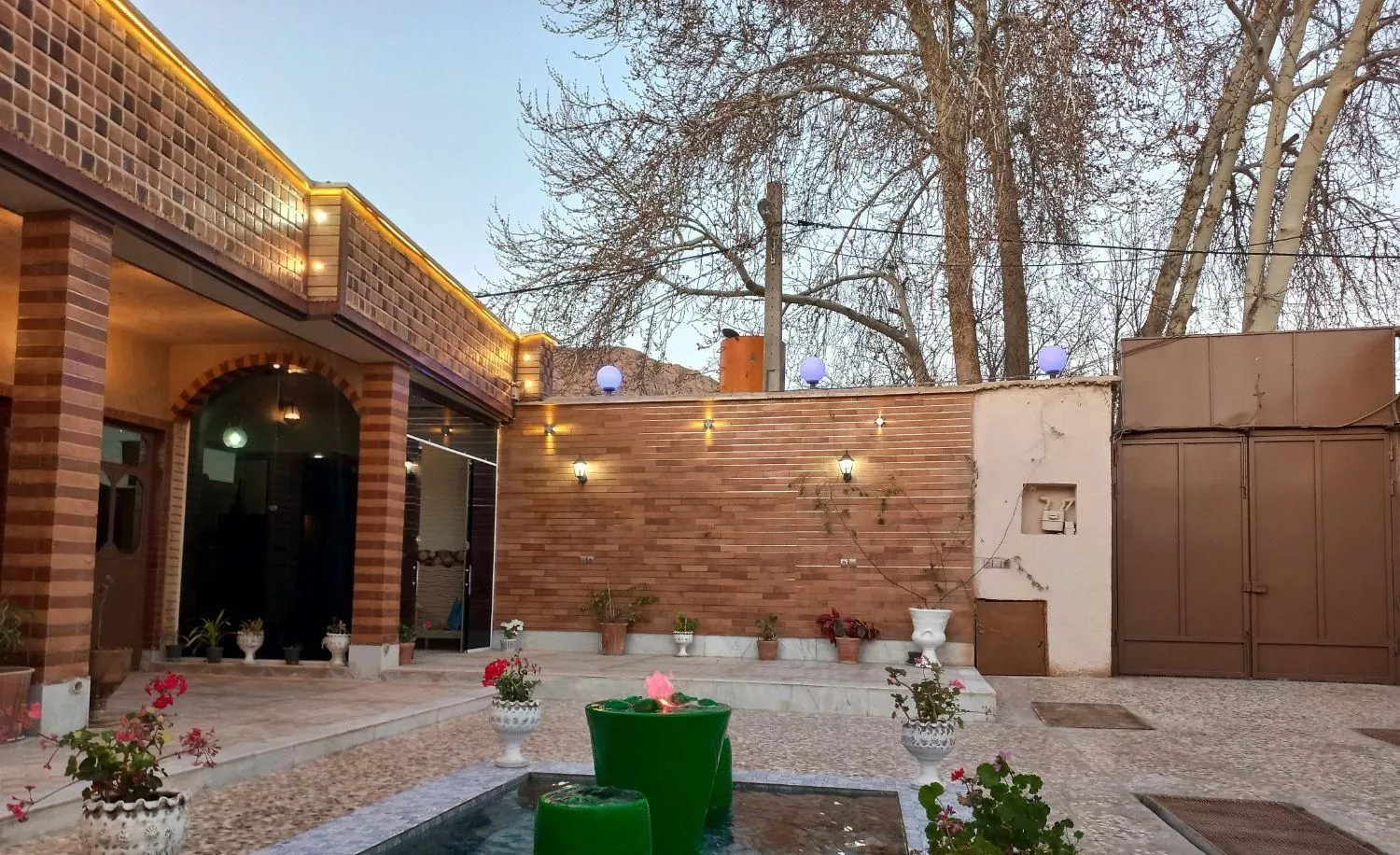 اقامتگاه بومگردی فاروق