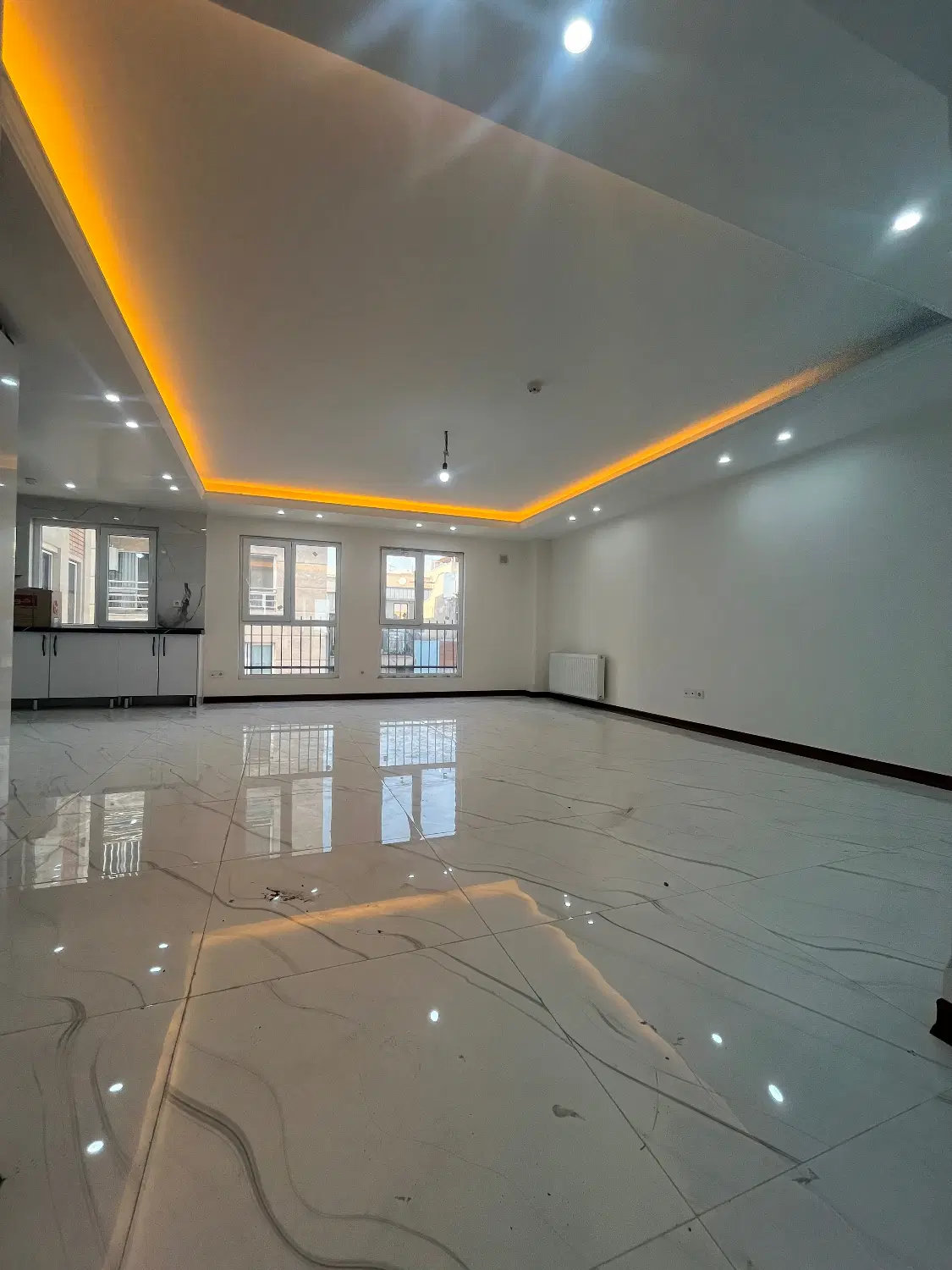 ۱۰۳متر اکواریوم فول امکانات اماده سکونت