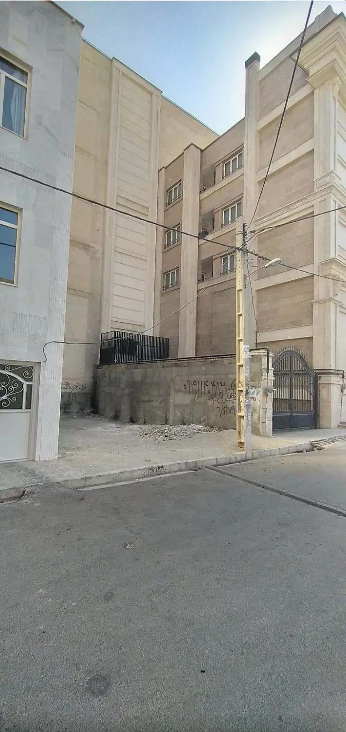 زمین ۱۱۲ متری با جواز