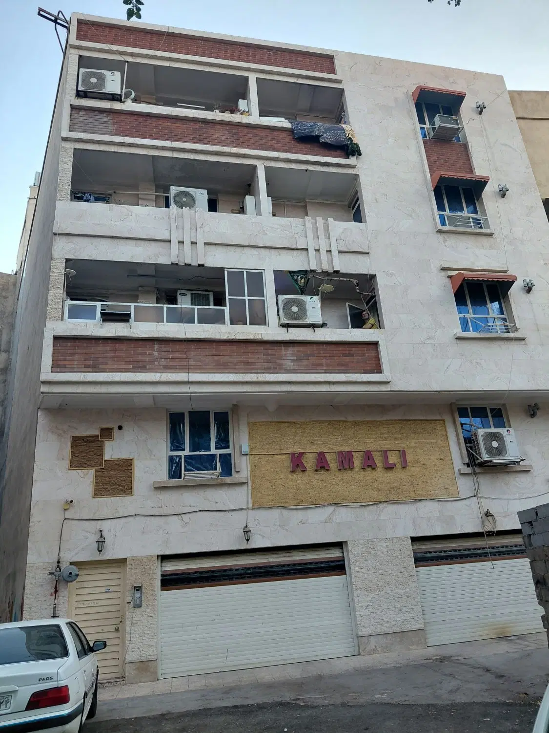 رهن آپارتمان طبقه۳ واحد جلو رو ب نما