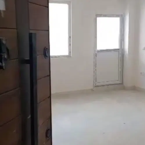 واحد فروشی آرمان شهر وام دار