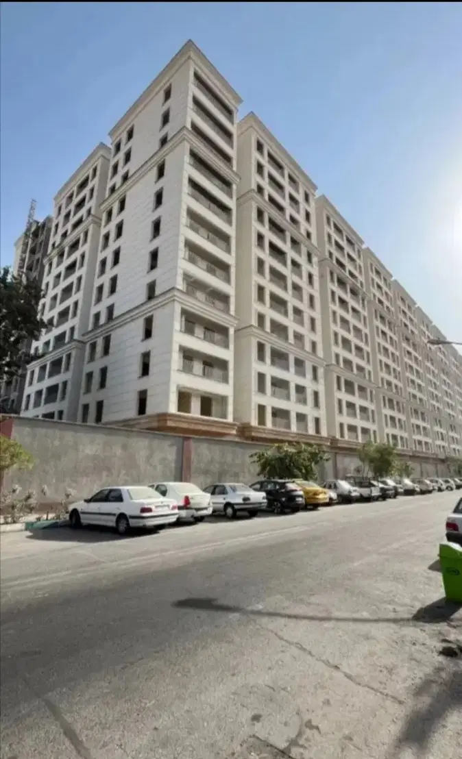 ۸۶ سهم نگین پیروزی بصورت یکجا فروشی