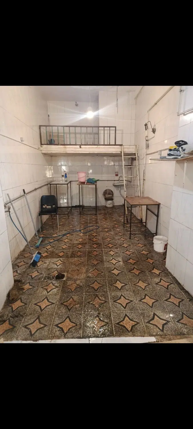 مغازه در توپخانه دومین مغازه