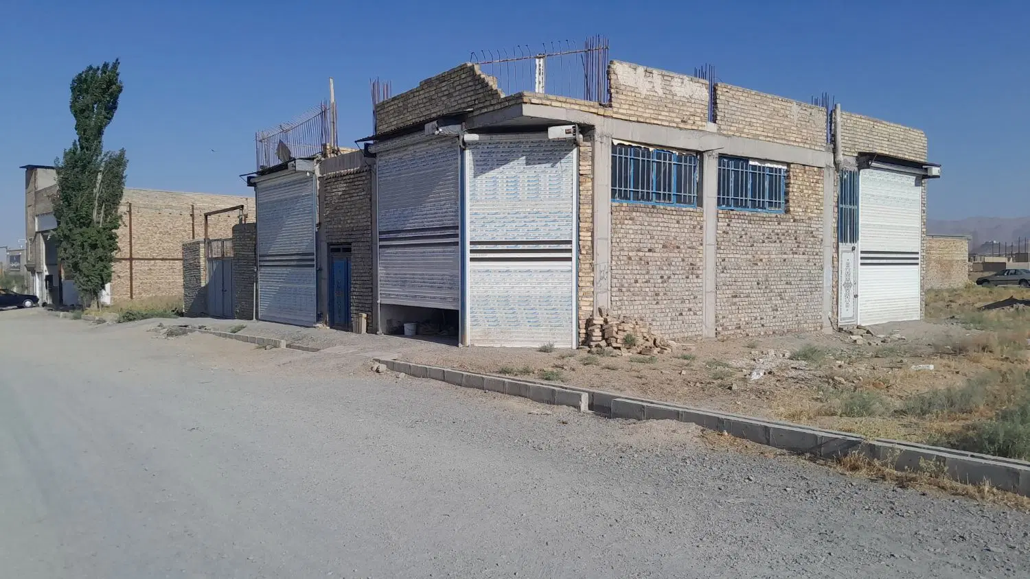 تجاری و مسکونی دو بر  مرزیجران(مرزگران) دوبر