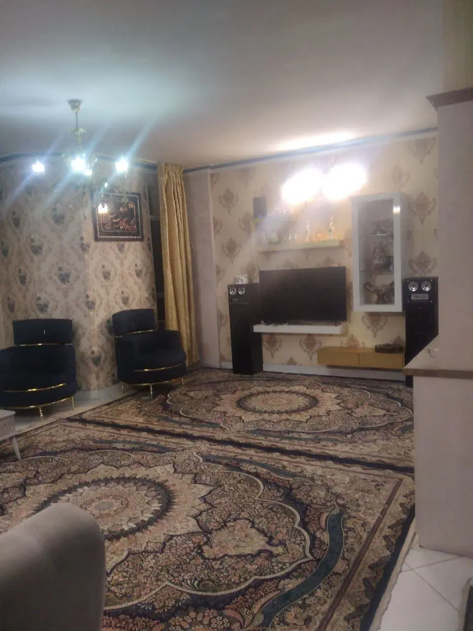 واحد ۷۰ متر ۲خواب ط اول ۵ واحدی.پارکینگ.اندیشه.
