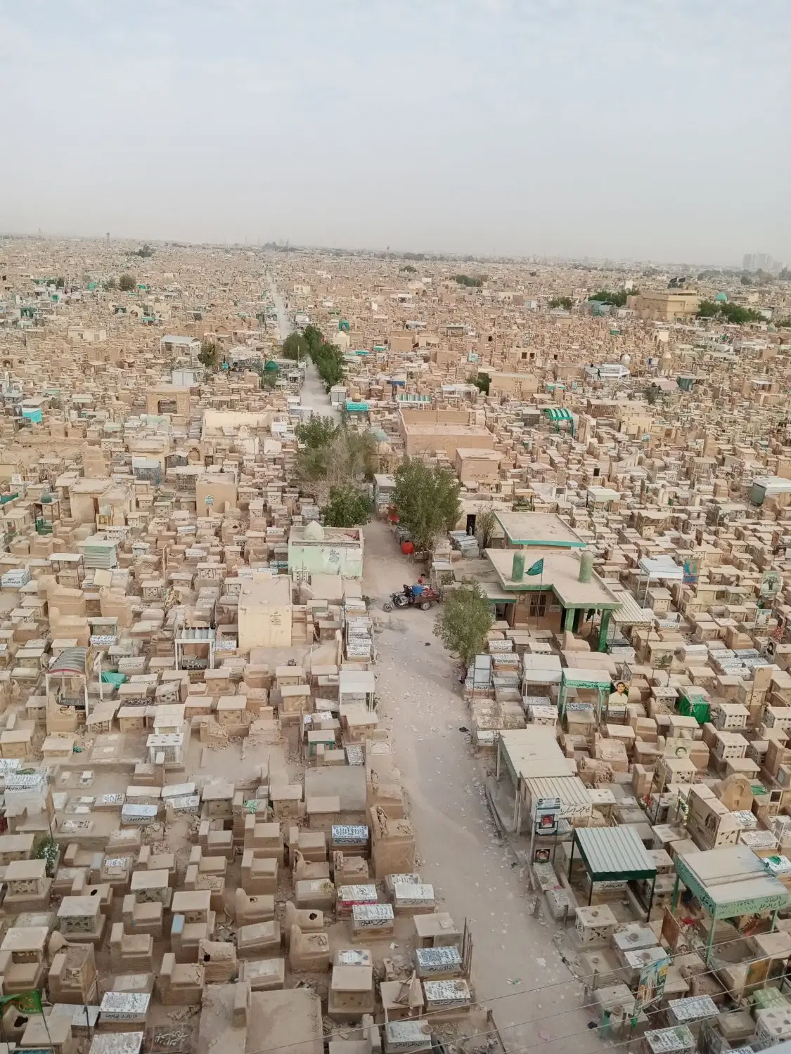 زمین فروشی
