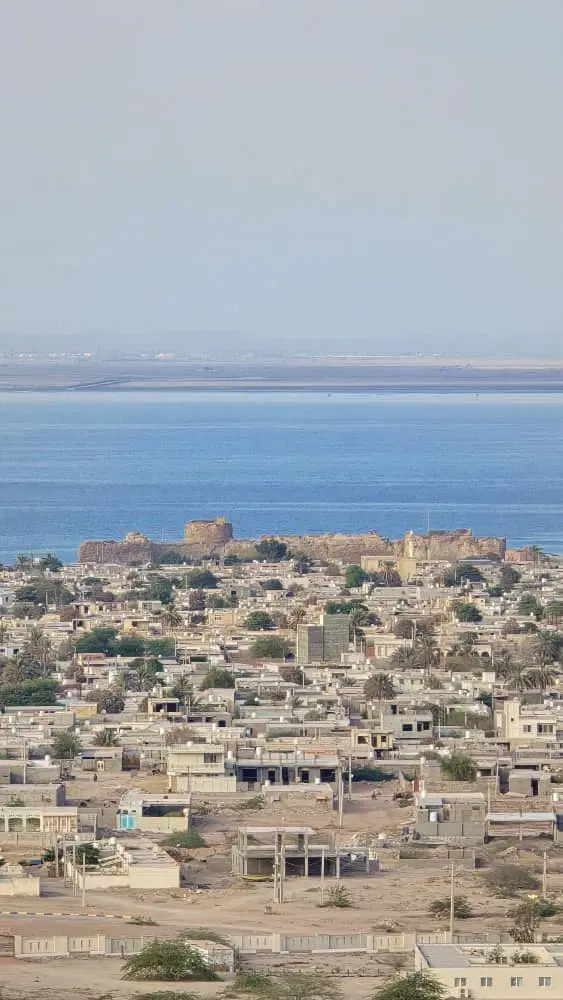 خونه قدیمی بر خیابان جزیره هرمز
