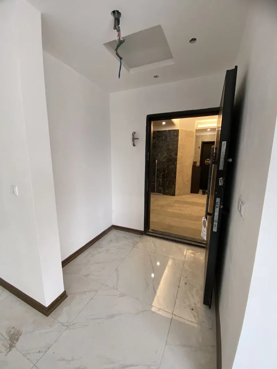 فروش آپارتمان ۱۲۰ متری وام دار