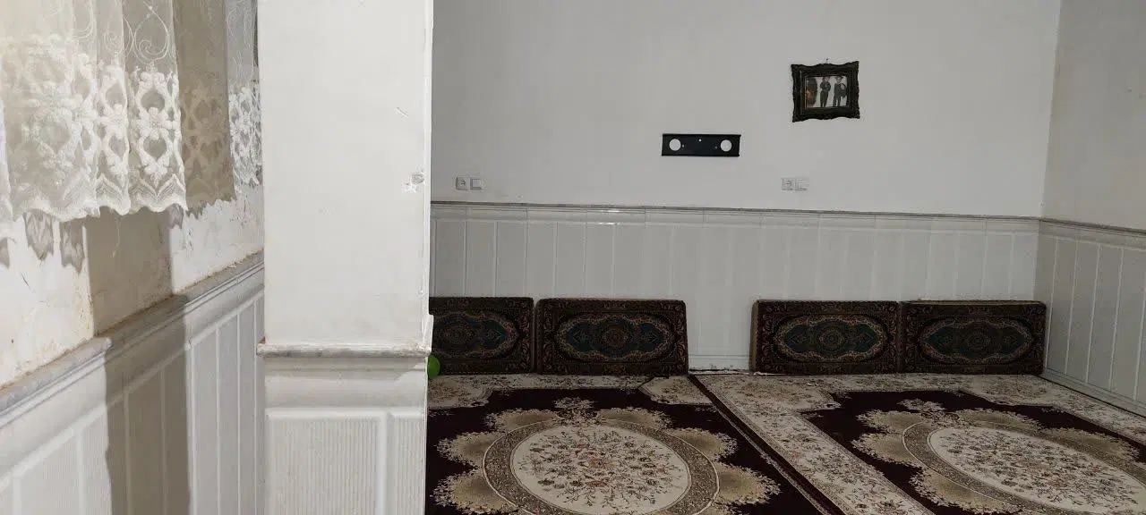 منزل دوطبقه مسکونی