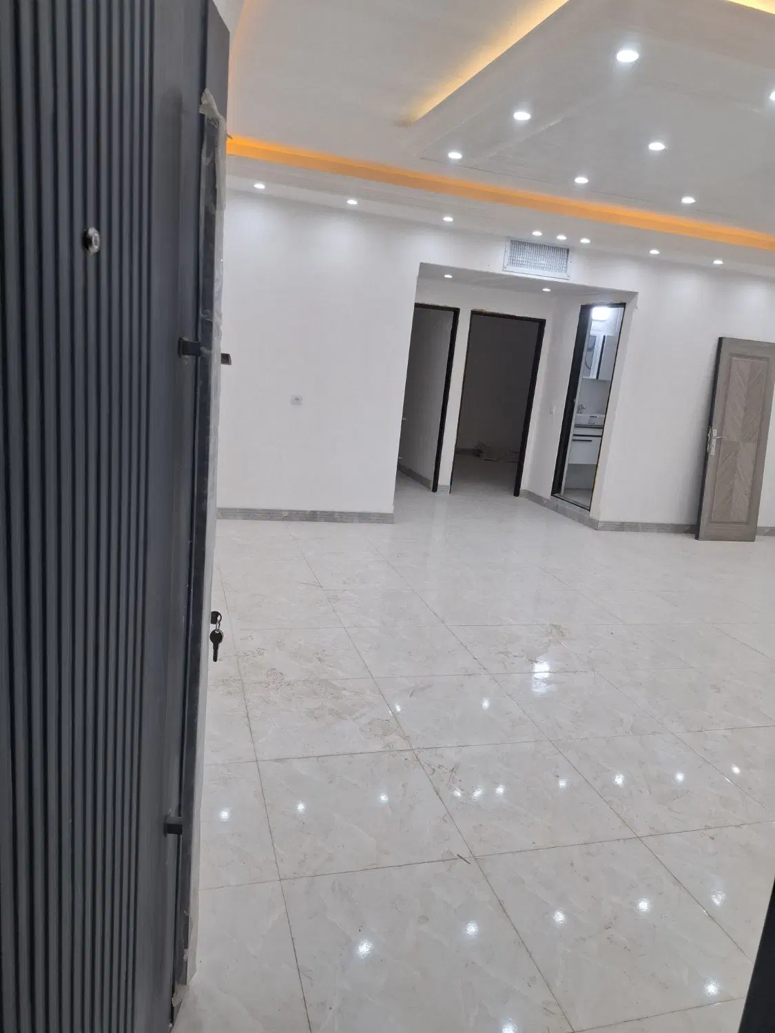 اپارتمان نوساز 108 متر کلید نخورده