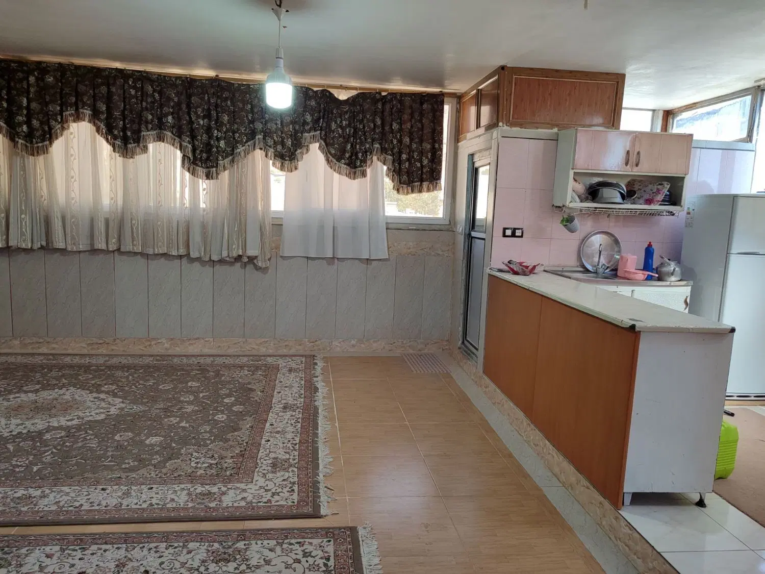 اجاره یک واحد آپارتمان یک خواب طبقه سوم