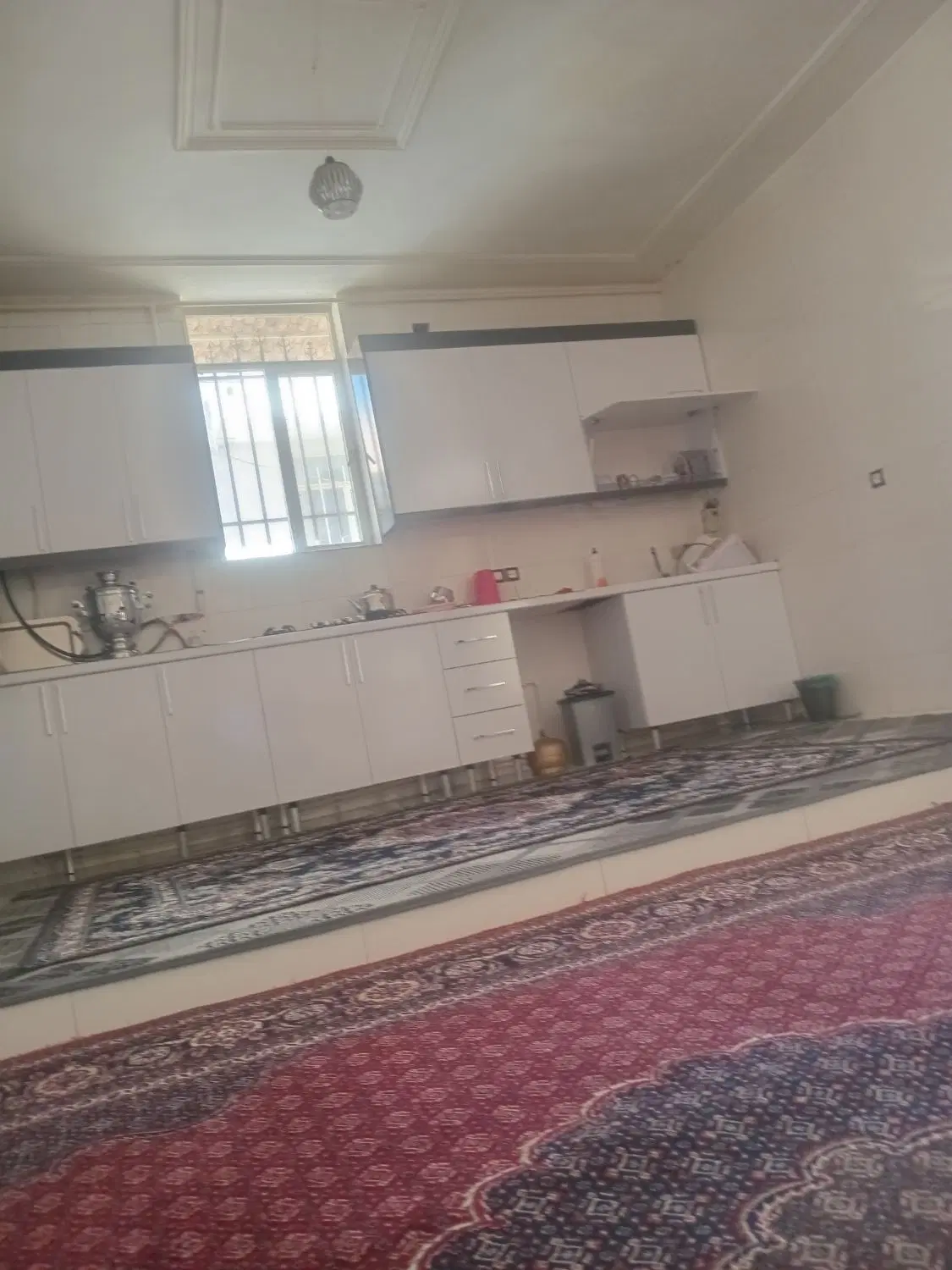 خانه به متراژ۱۱۰ مترسه طرف کوچه دو درب مستقل