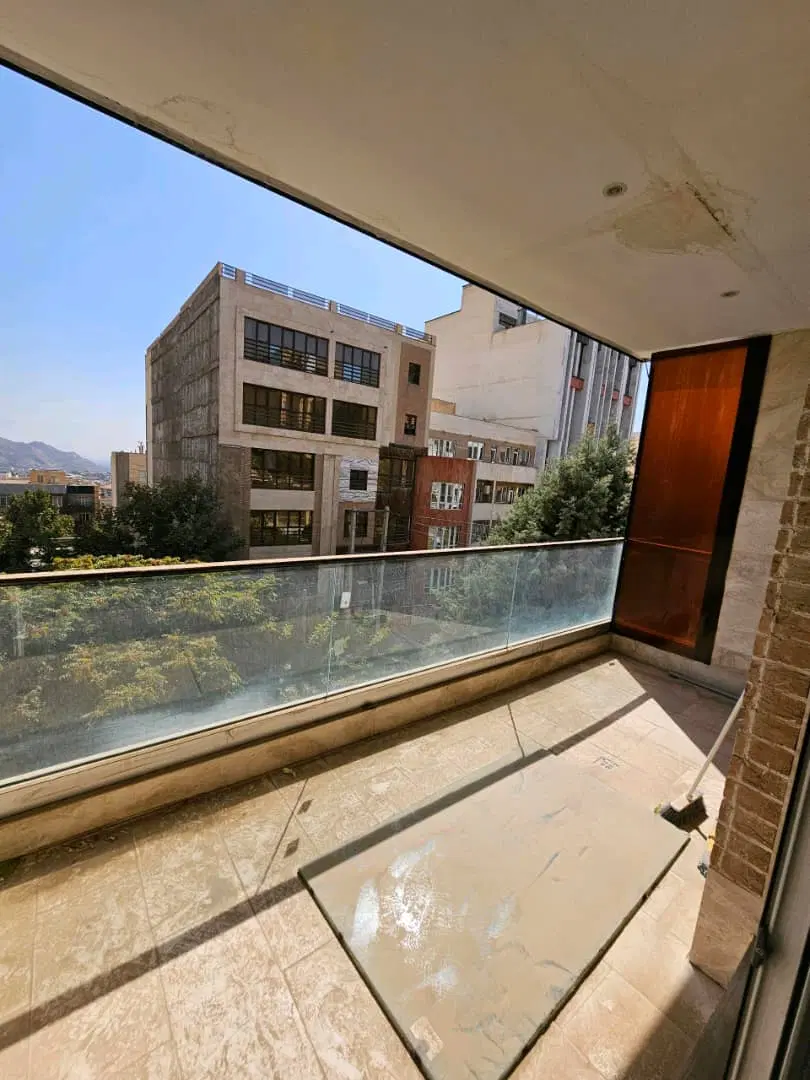 ۱۸۰ متر _ مستر _طبقه دوم_ پارکینگ و انباری