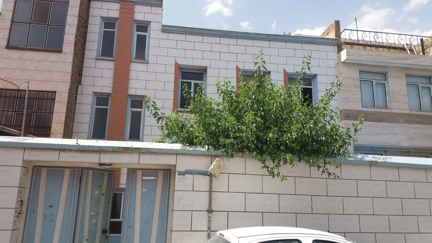 اجاره خانه در دهمتری رضوان یک طبقه از دو طبقه