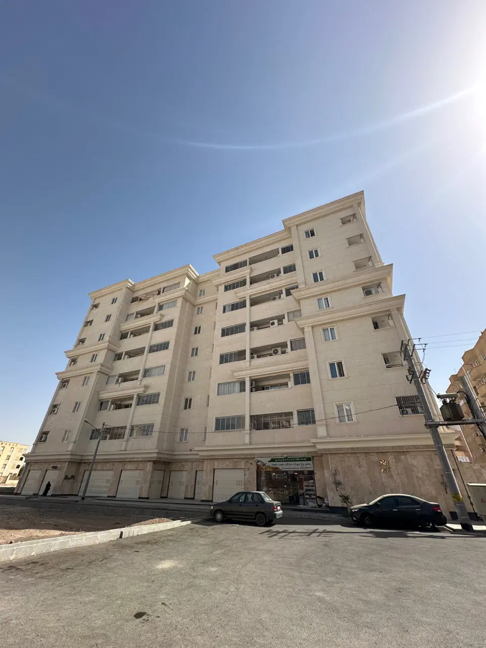 واحد اپارتمان ۱۲۸ متری نشاط هنرستان