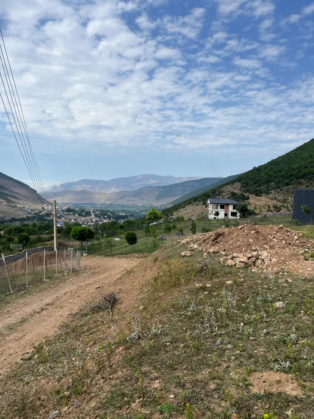 زمین فروشی در زانوس روستای خوش آب و هوا سوییسی ها