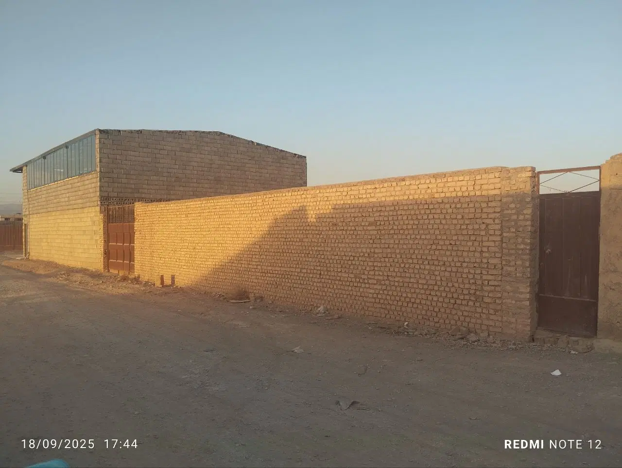 زمین با کاربری متفاوت وسندشش دانگ نزدیک بلوار