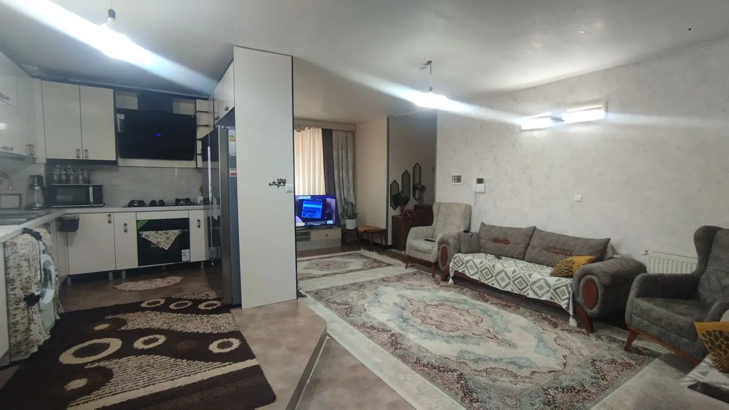 فروش آپارتمان علوی اقاقیا متراژ81دوبر غرق نور