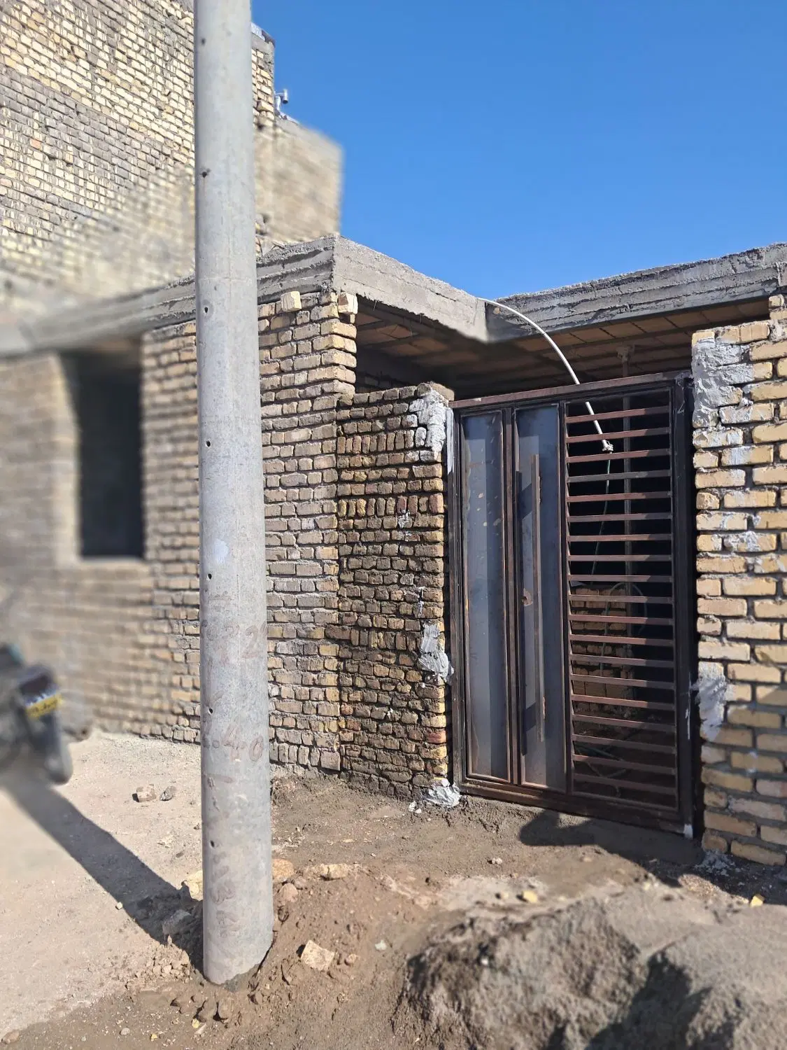 خانه سفت کاری اول خیابان شمس ابادی میدان زارع مجرد