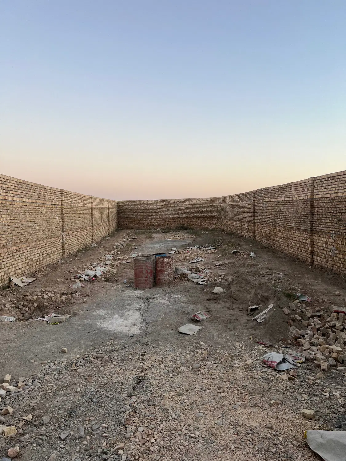 چهار دیواری باغ سوله
