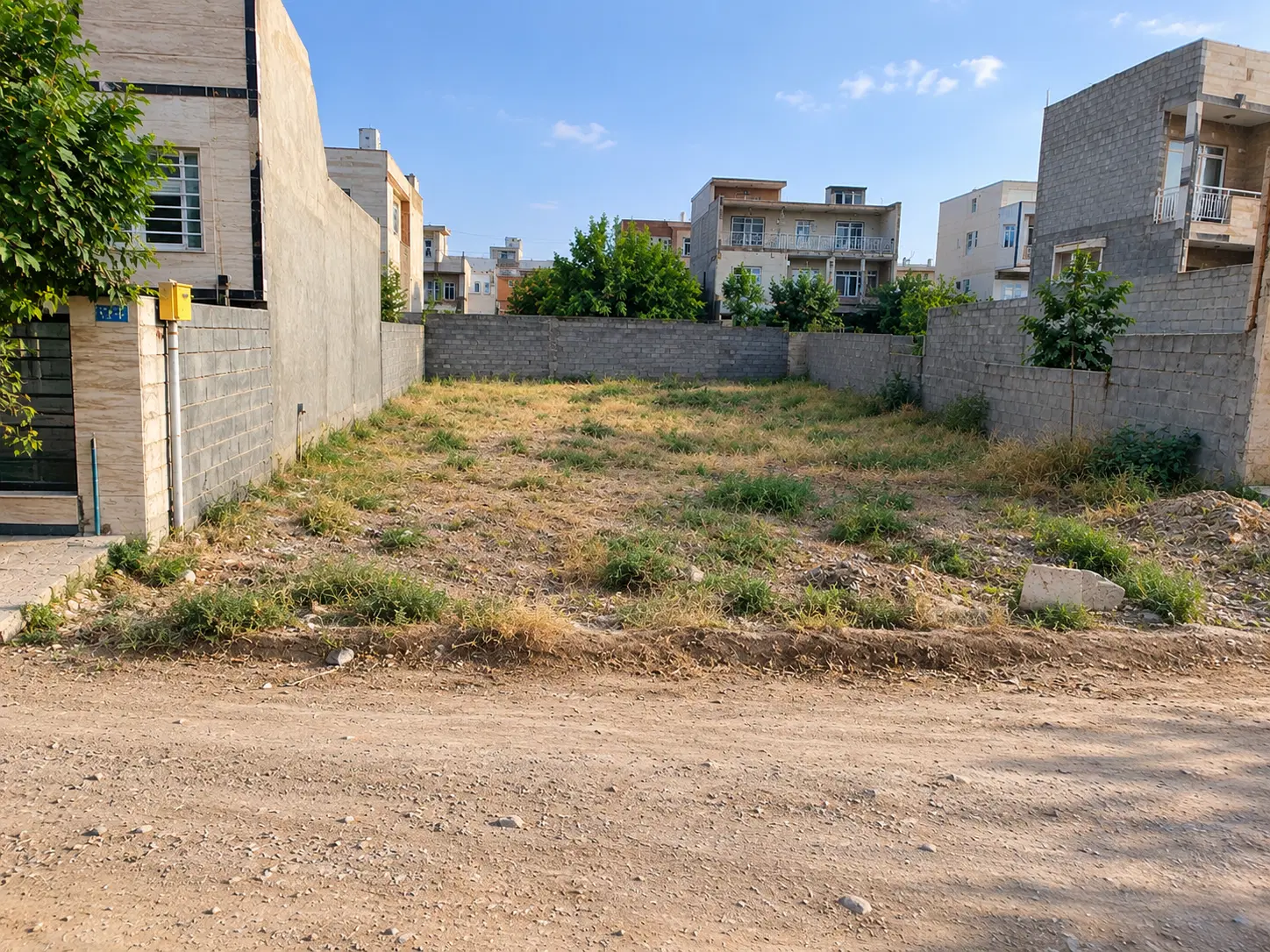 زمین نیستان دو نبش