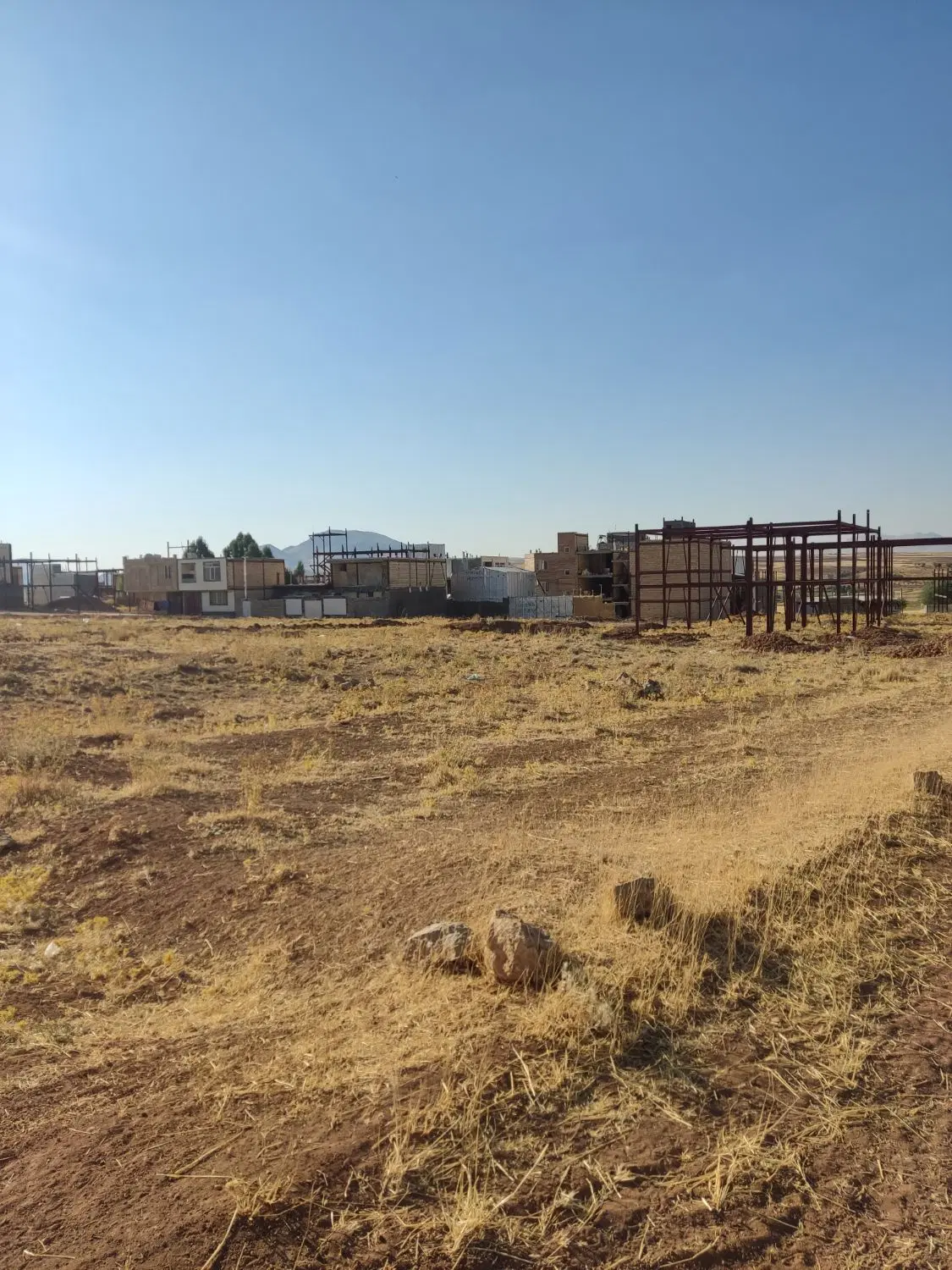 یک قطعه زمین مشا