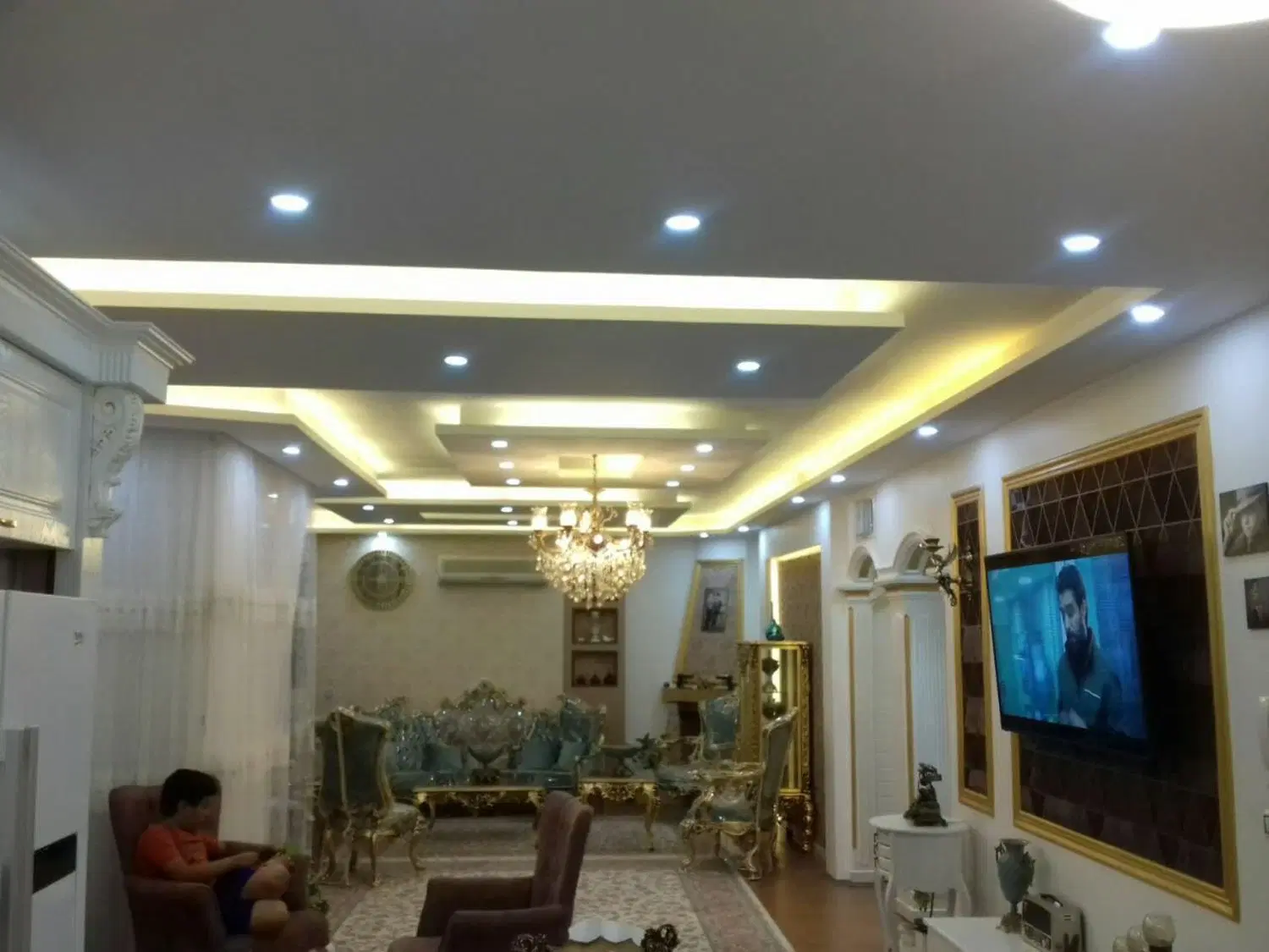 فروش اپارتمان ۱۲۰متری معلم ۶۵ کم واحد