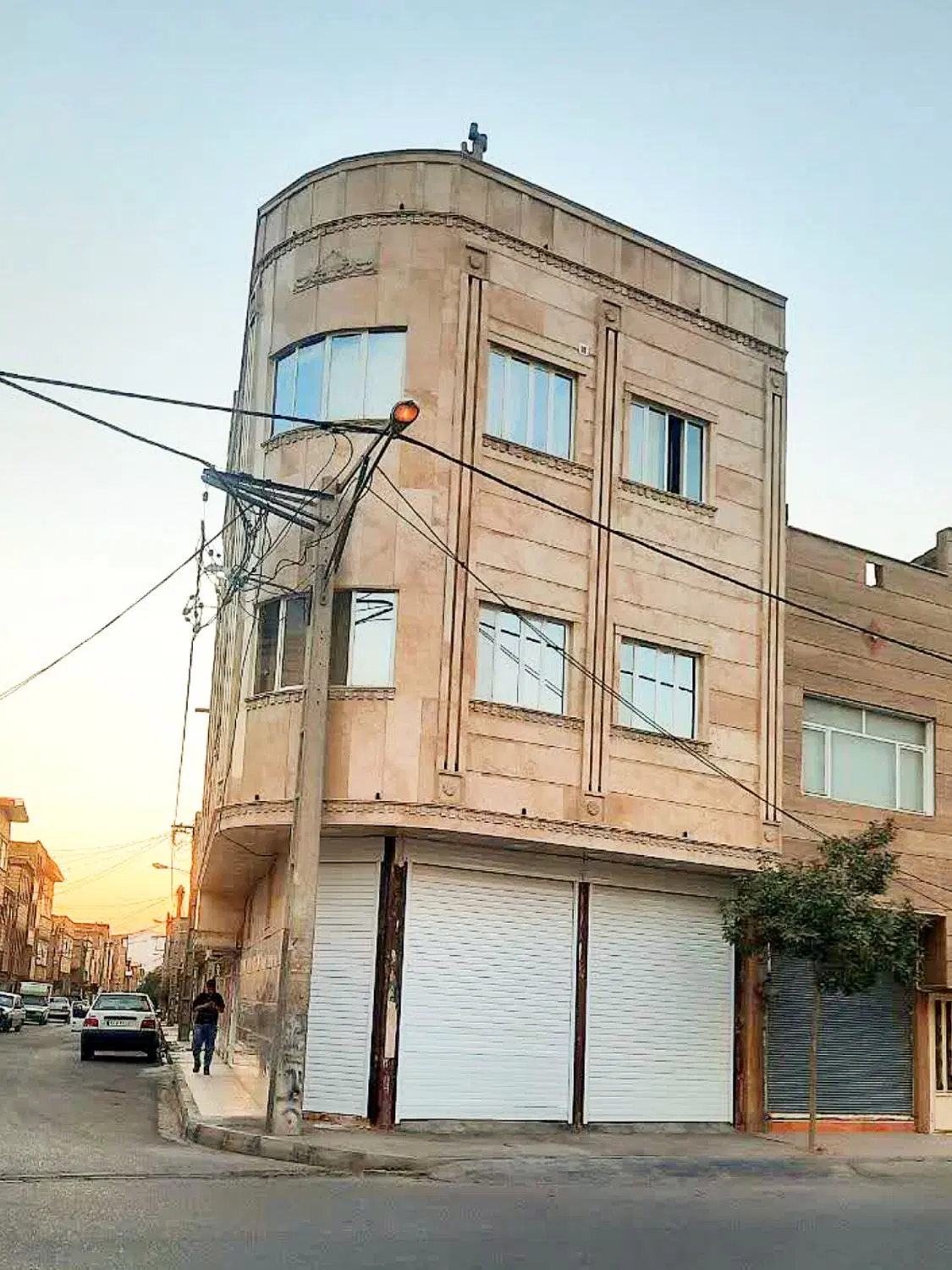 اجاره مغازه یا انبار در خیابان سواران