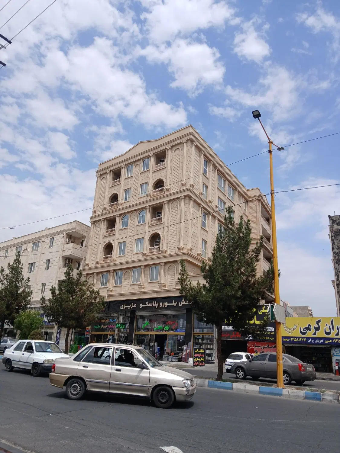 فروش آپارتمان در اندیشه