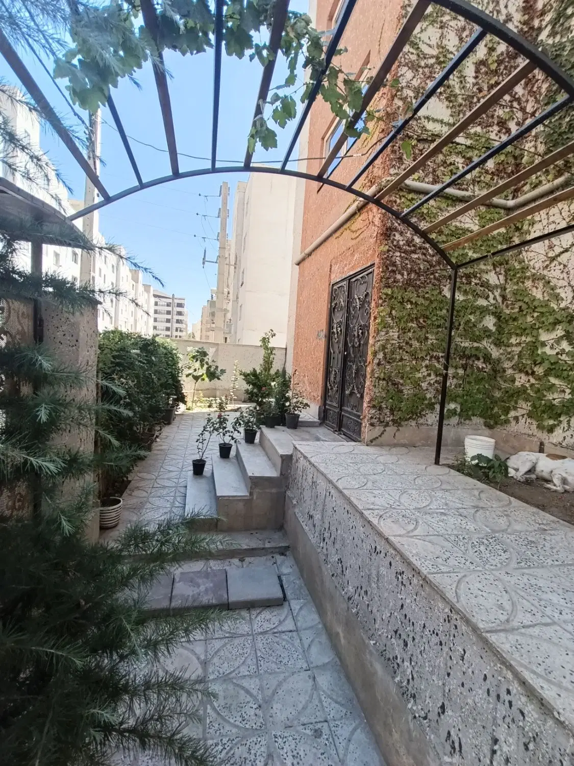 واحد 105متری فاز 8 پردیس