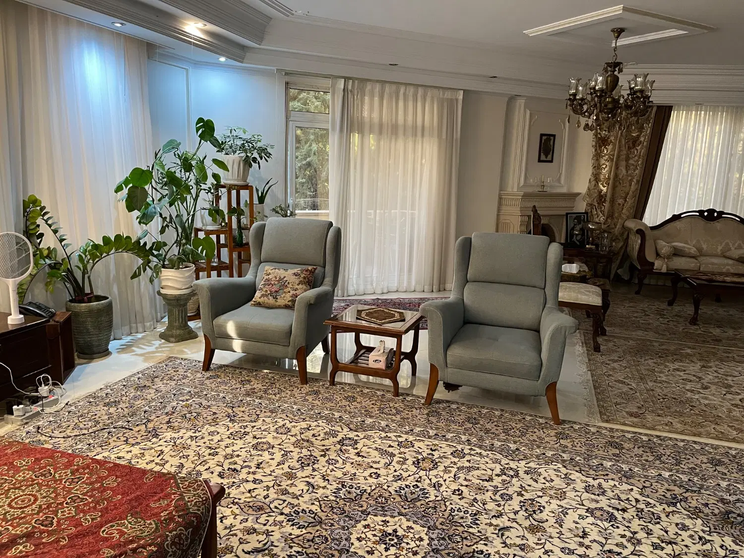 ۲۰۰متر سه خوابه تک واحدی با دو پارکینگ سندی