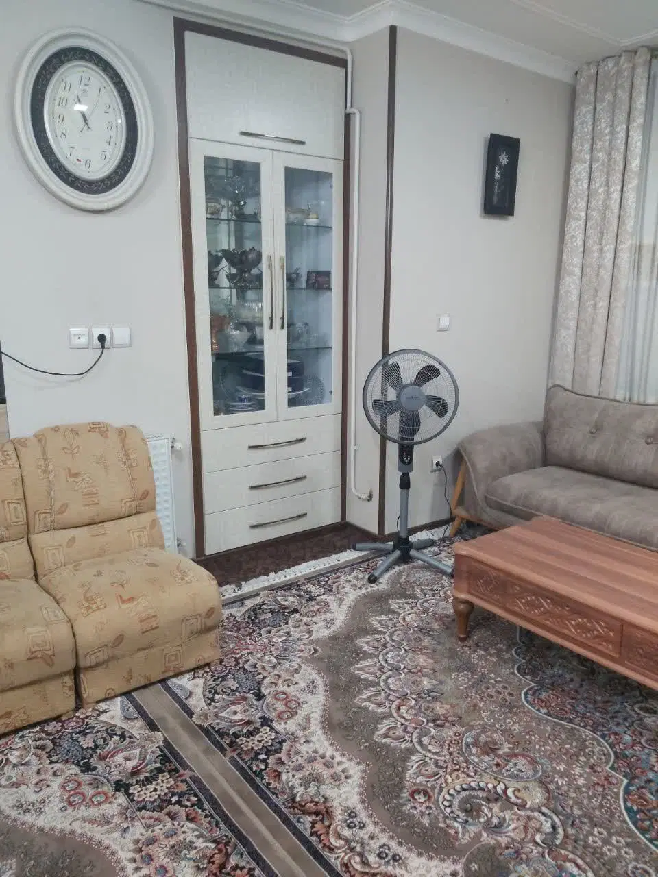 آپارتمان ۹۳ متری ستاره آزادشهر