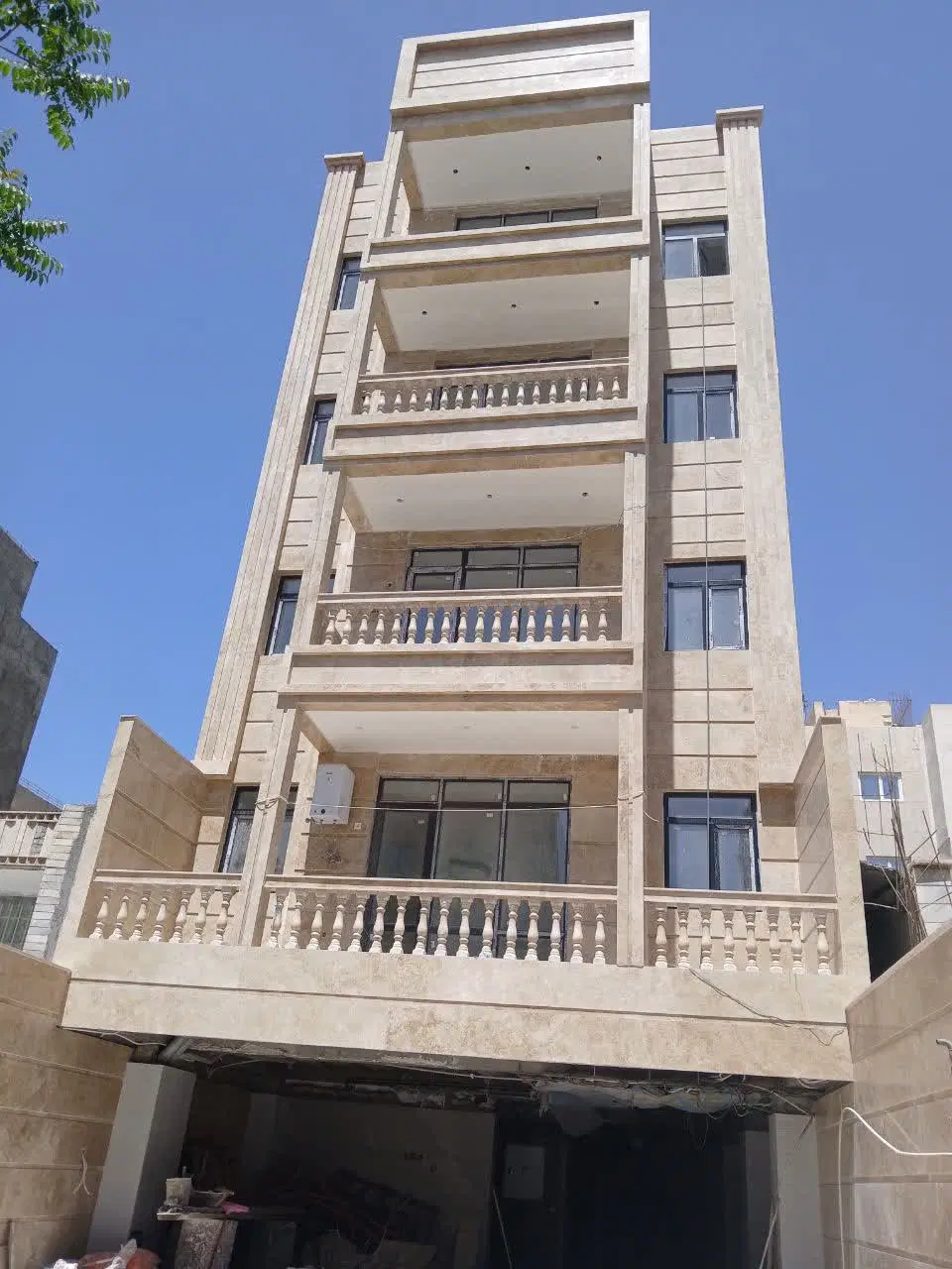 فروش یک واحد ۱۲۰ متری