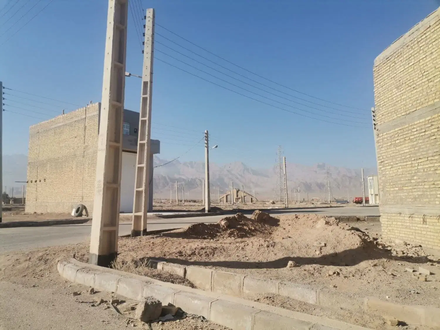 زمین تجاری کارگاهی