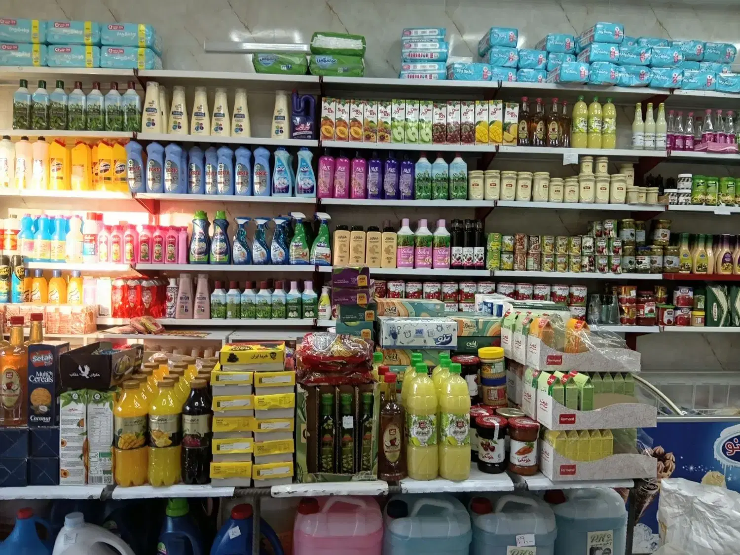 مغازه فروشی تجاری