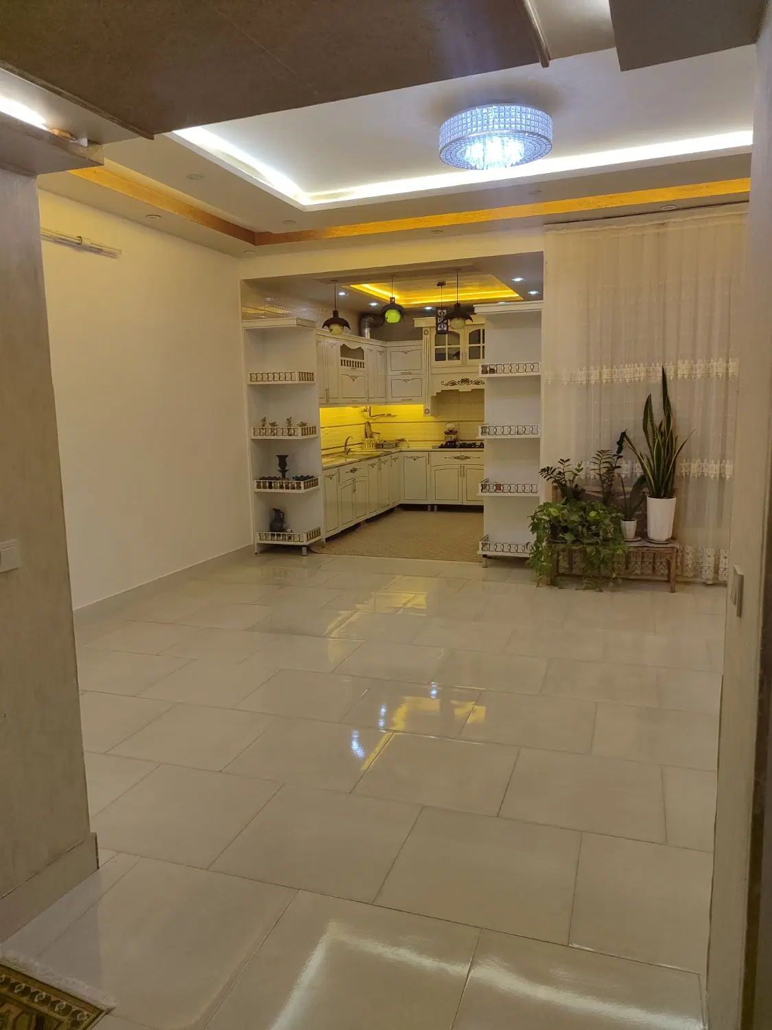خانه ویلایی فروشی روحاشیه سلطانیه نزدیک میدان