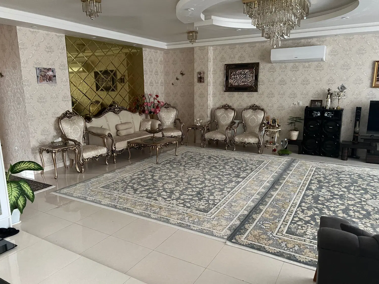 واحد عبور جدا در شهرک ولیعصر