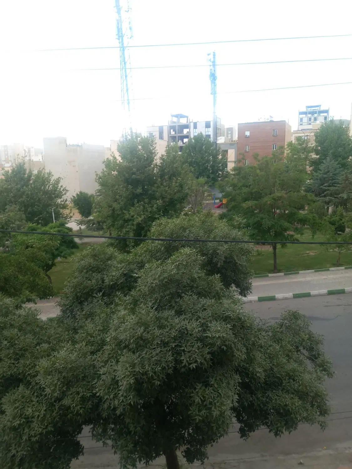 ۱۳مغازه با۳۰۰۰متر مربع زمین تجاری صالح اباد