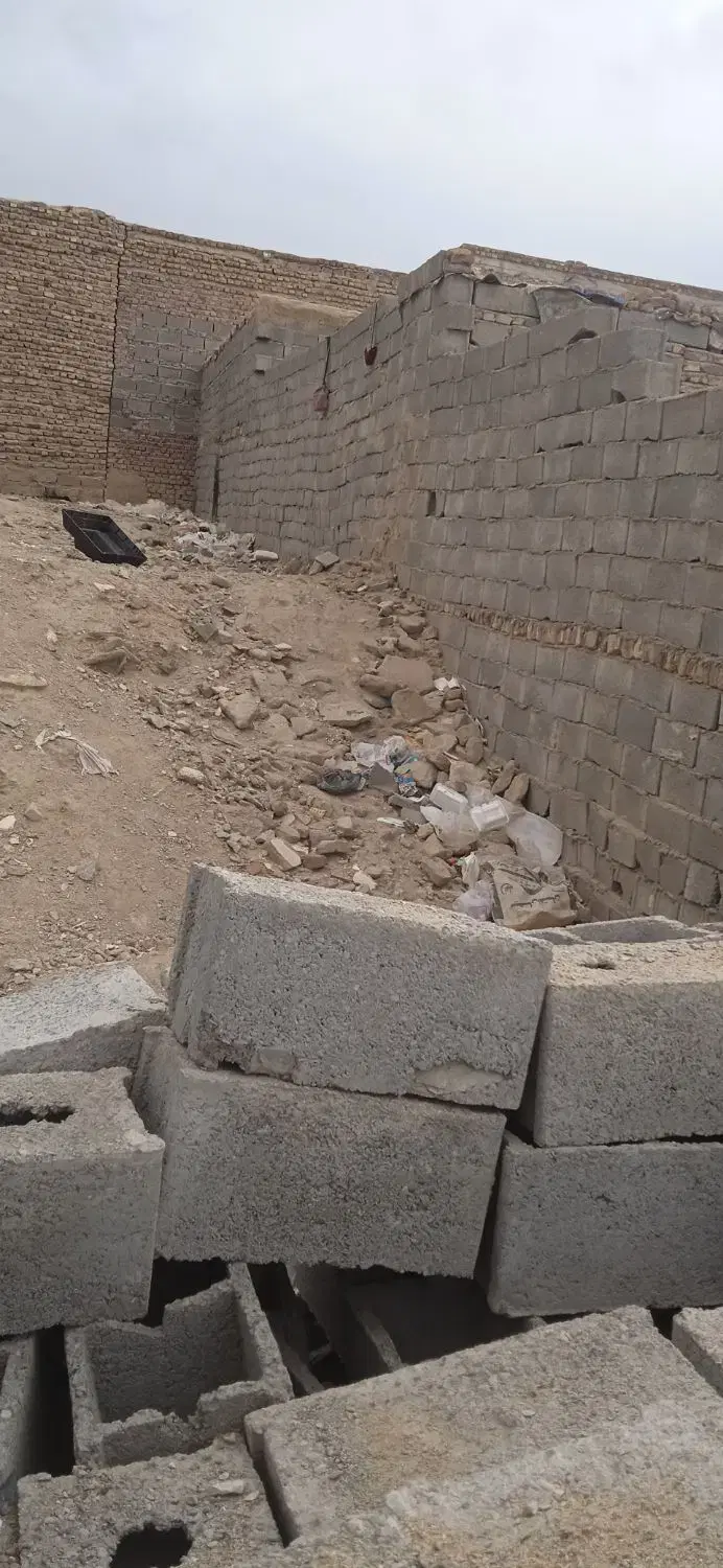 زمین فروشی