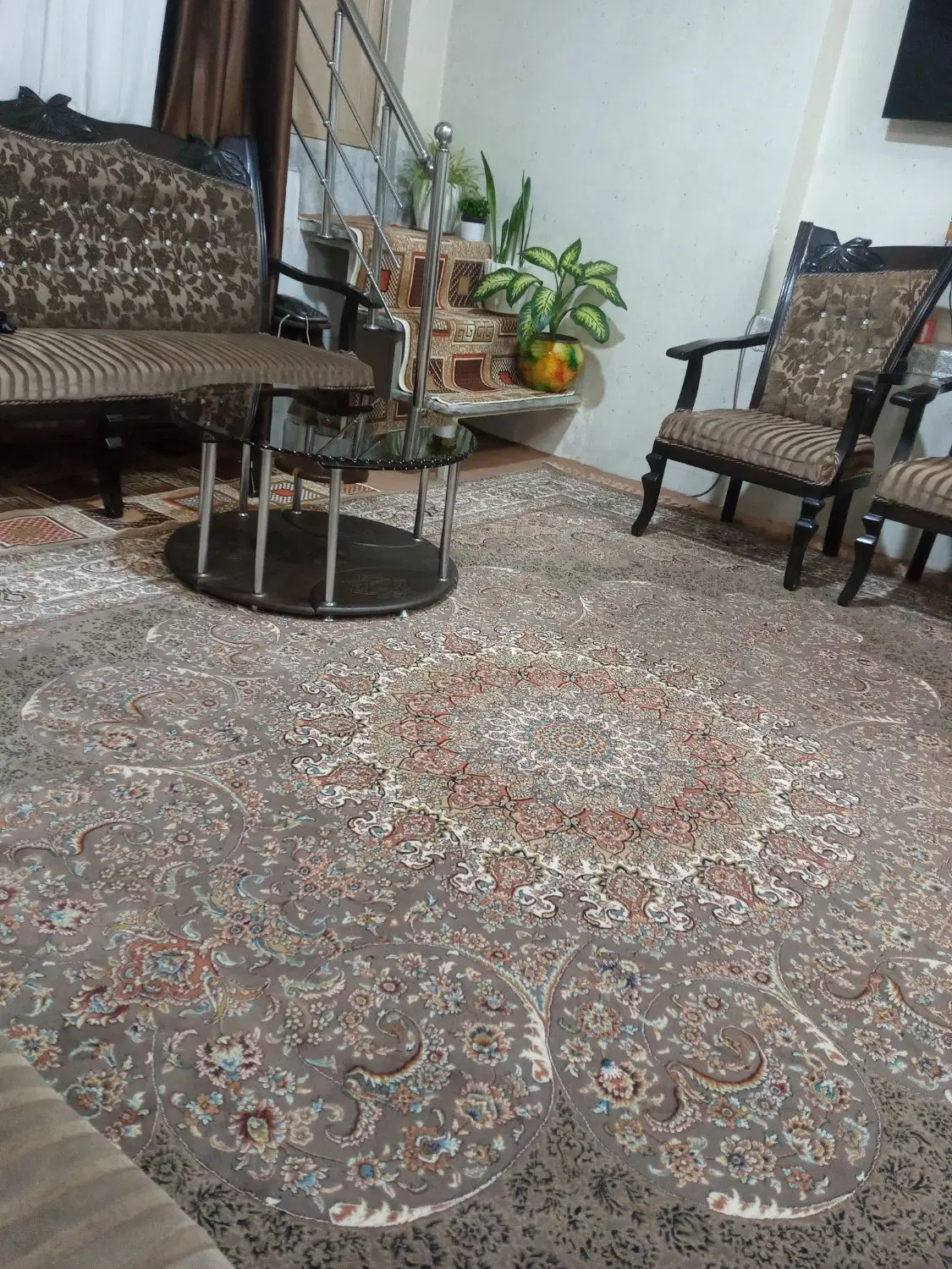 خانه مسکونی فروشی دو طبقه ۶۰ متری