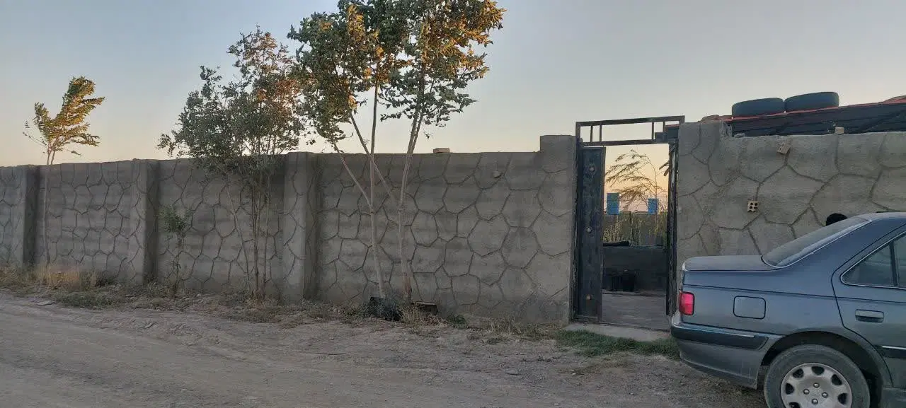 زمین باغی گوارشک