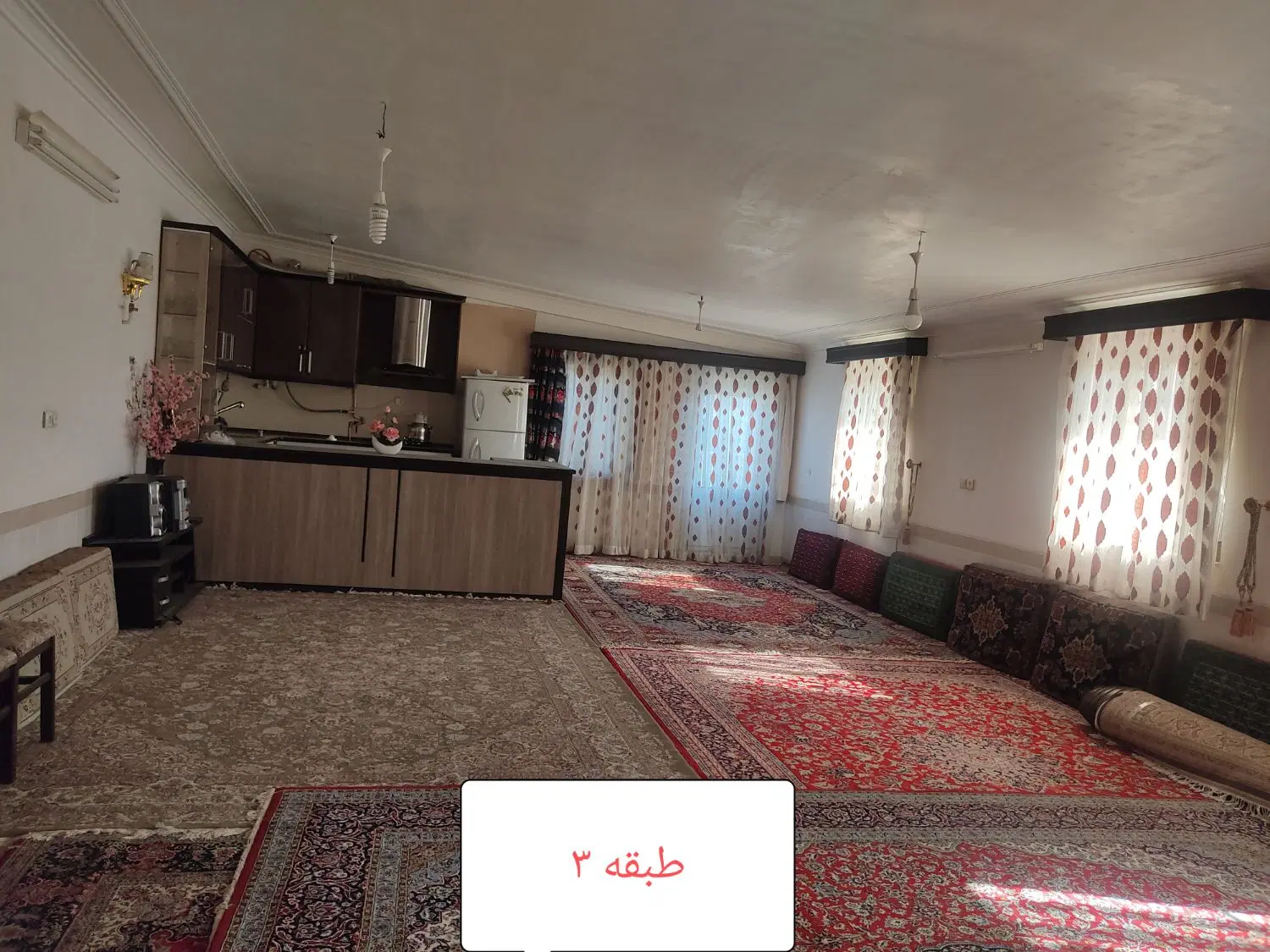 فروش خانه ویلایی ۳طبقه غرق در نور،سه بر