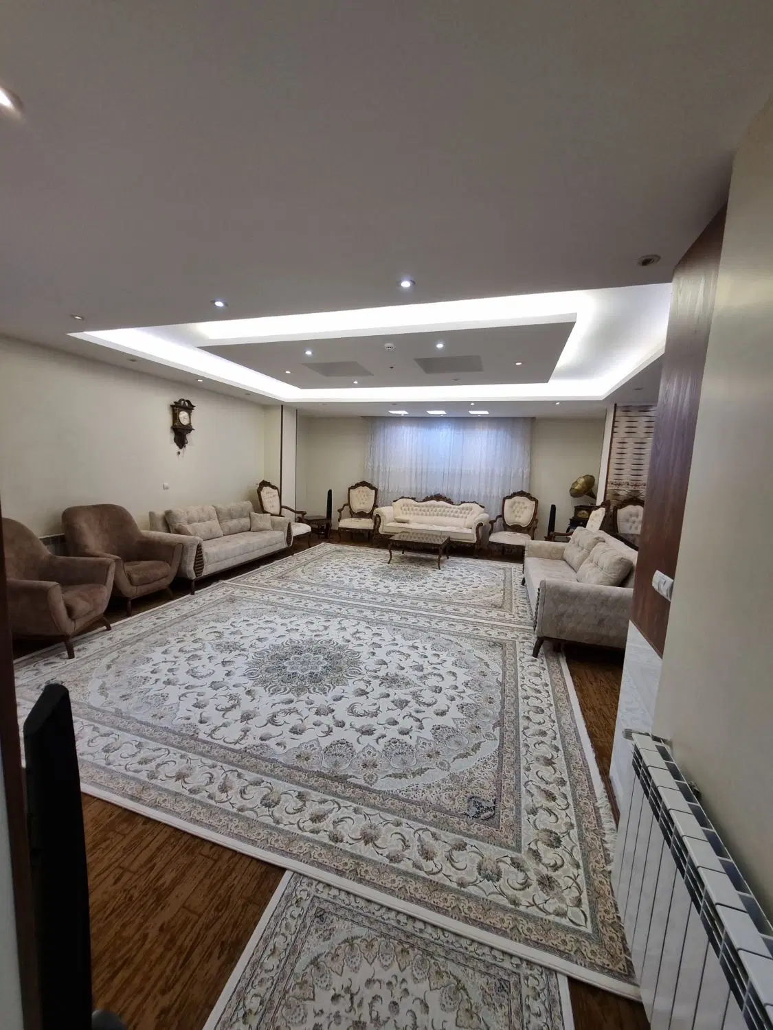 آپارتمان ۱۳۷ متری ۳ خواب تک واحدی
