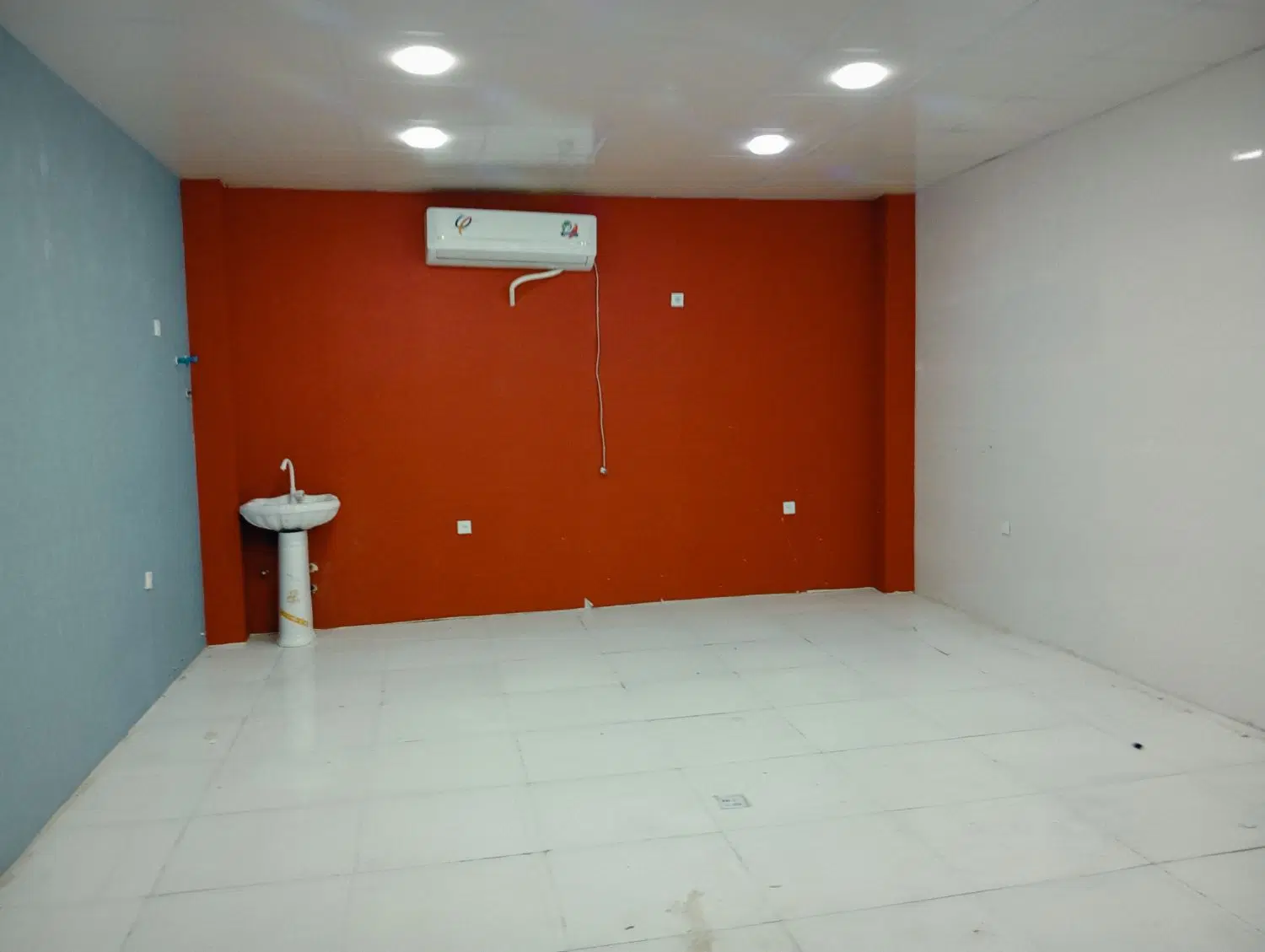 یک باب مغازه اجاره داده می شود