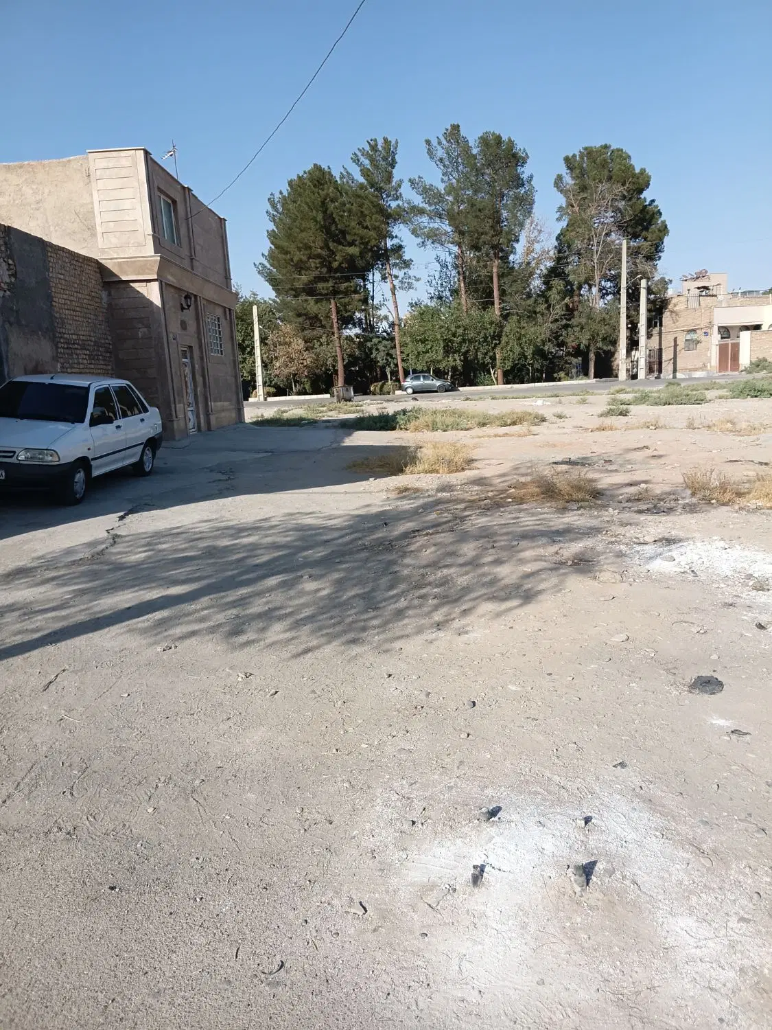 زمین فروشی