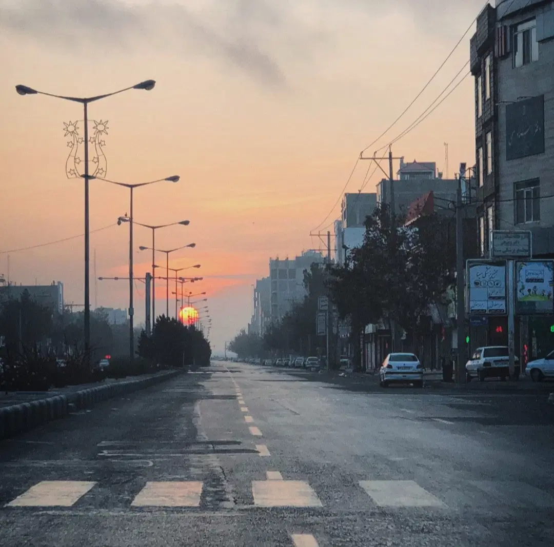 زمین حکیم ، نور شرقی ، استقلال