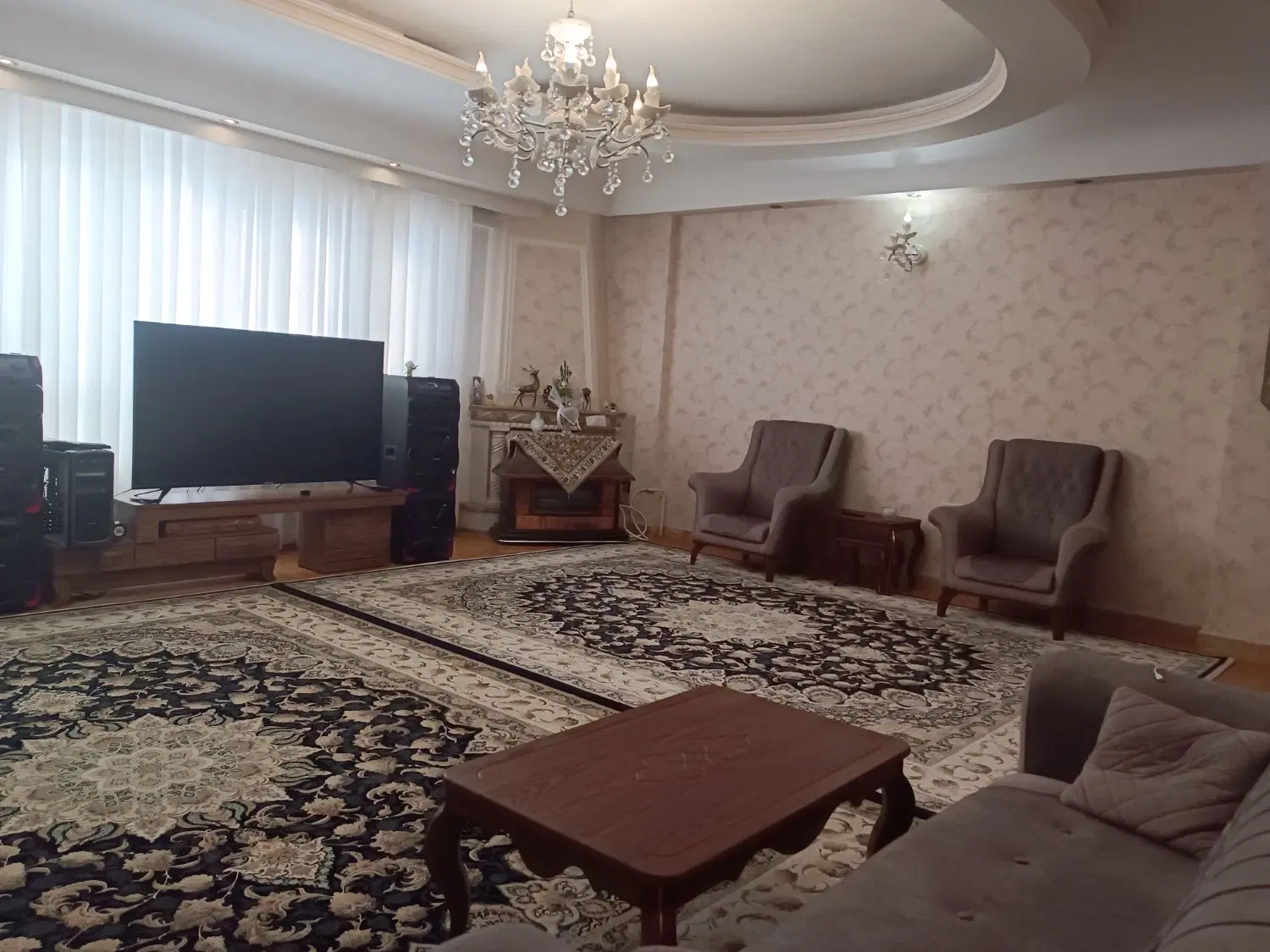 آپارتمان سند دار ۹۳ متری حاشیه بلوار
