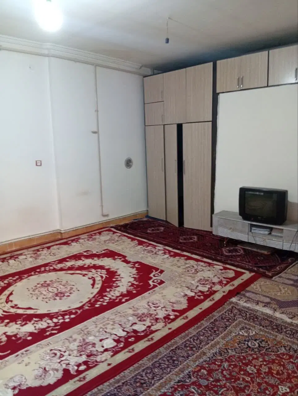 فروش حیاط دوطبقه نیم پارکینگ اشرفی لاله