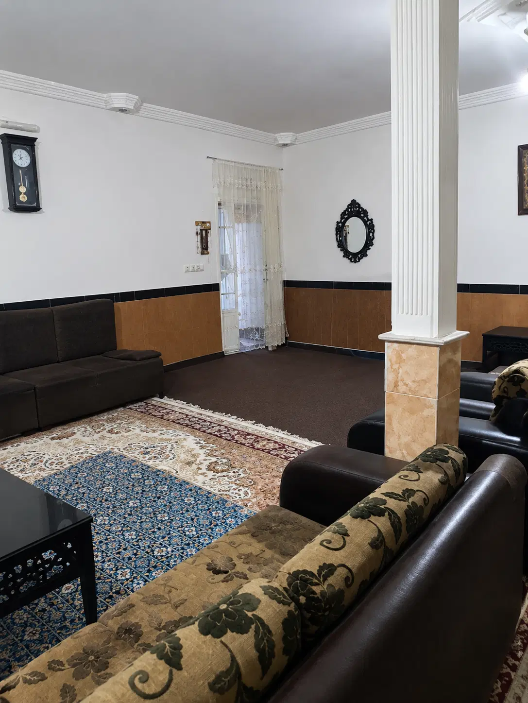 خونه ویلای ۶۰۰ متری با حیاط دلباز و درخت‌کاری‌شده
