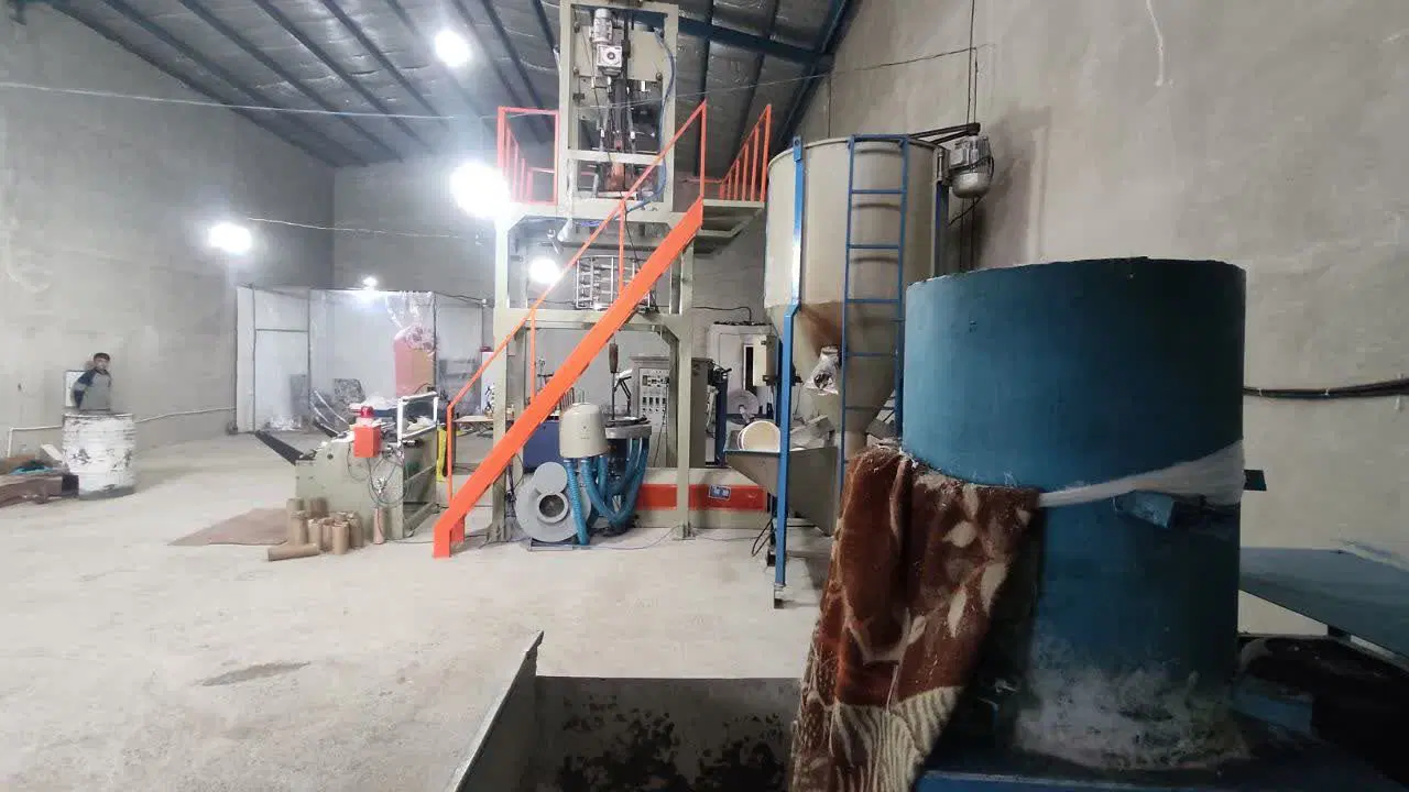 سوله صنعتی ۱۰۰مترموقعیت عالی